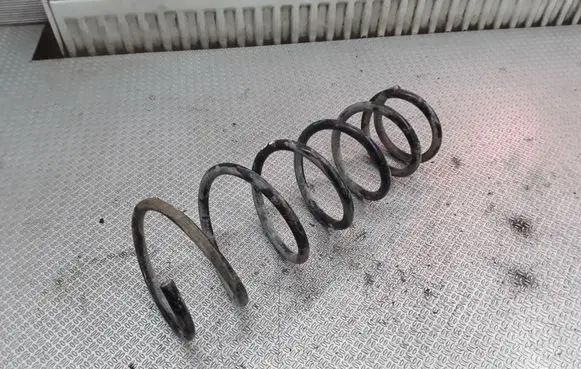 Toyota Avensis T220 Rear coil spring