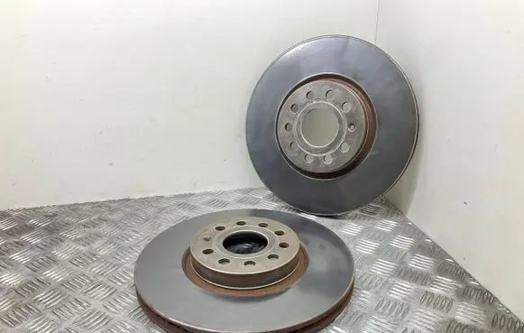 Volkswagen Scirocco Front brake disc