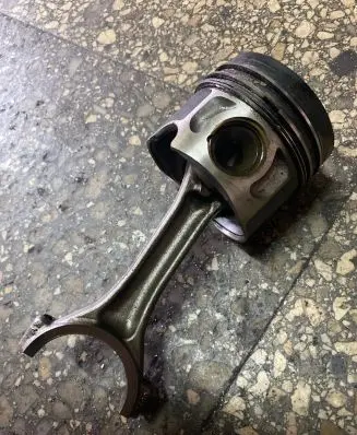Volkswagen PASSAT B5.5 Piston 1R1