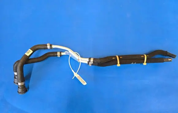 BMW 3 G20 G21 Engine coolant pipe/hose 8476969