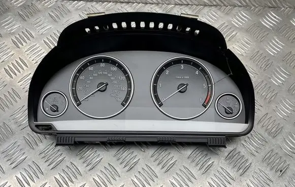 BMW 5 F10 F11 Speedometer (instrument cluster) 9291416