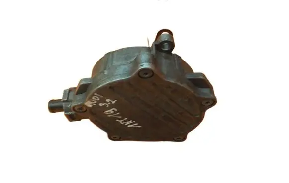Audi A4 S4 B8 8K Vacuum pump 1HT19