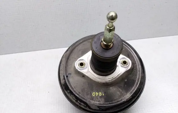 Audi A4 S4 B5 8D Brake booster 4B3612105A