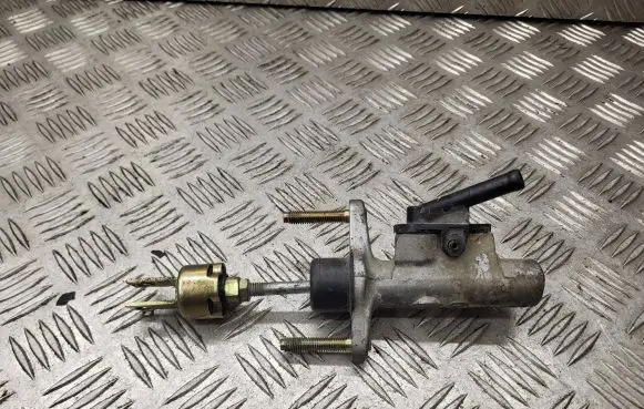 Toyota Yaris Verso Clutch master cylinder