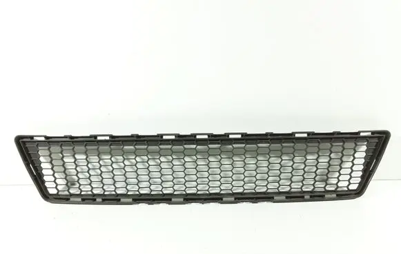 Toyota Verso Front bumper lower grill 531120F040