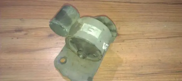 Mitsubishi Colt Engine mount bracket