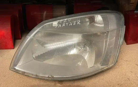 Peugeot Partner Headlight/headlamp