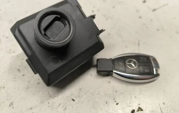 Mercedes-Benz CLA C117 X117 W117 Ignition lock A2469051202