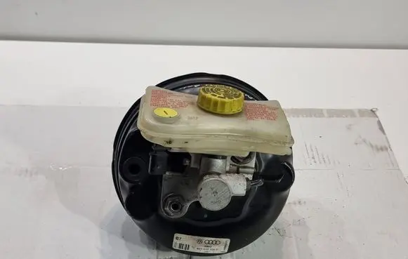 Audi A4 S4 B7 8E 8H Brake booster 8E0612105P