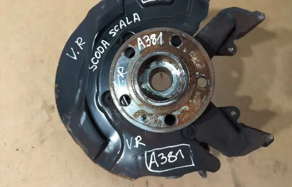 Volkswagen Polo VI Front wheel hub spindle knuckle 2Q0256H