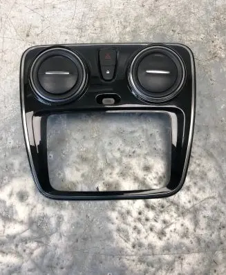 Dacia Dokker Dash center air vent grill 682607382R
