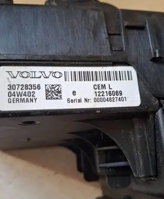 Volvo S80 Fuse module 30728356 12216069 00004827401