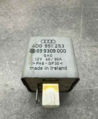 Audi A4 S4 B6 8E 8H Fuel pump relay 4D0951253 899309000 PA6GF30