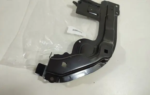 Porsche Macan (95B) Headlight/headlamp mounting bracket 95B805475
