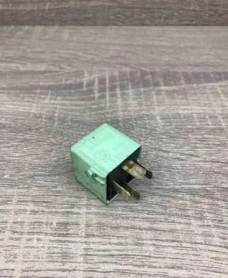 BMW 5 E39 Other relay 8366600 V23134K59X222