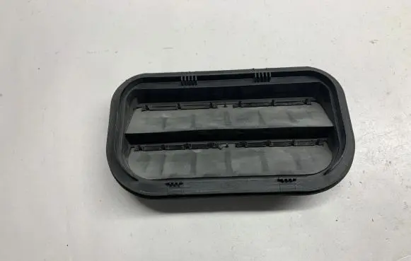 Ford Mustang VI Quarter panel pressure vent 3C3A54280B62