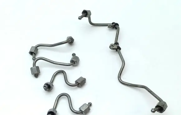Mercedes-Benz C W204 Fuel injector supply line/pipe 