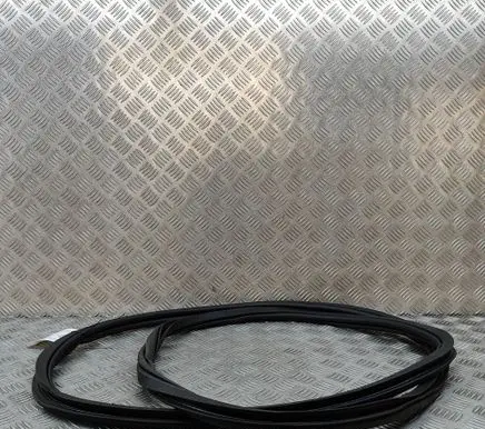 Volvo XC90 Rubber seal rear door 32229248