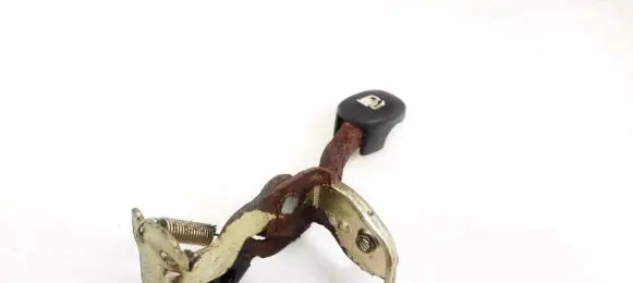 Hyundai Getz Fuel tank opening switch 