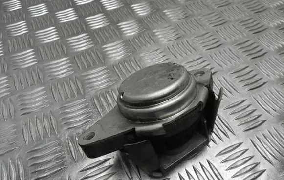 Volkswagen Phaeton Engine mount bracket 3D0399151AG VD11709