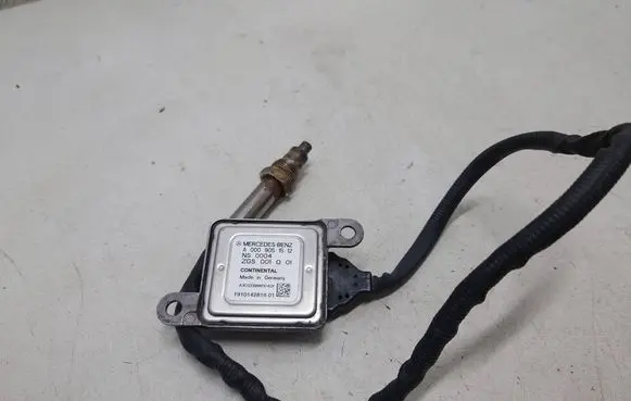 Mercedes-Benz C W205 Lambda probe sensor A0009051512 0009051512