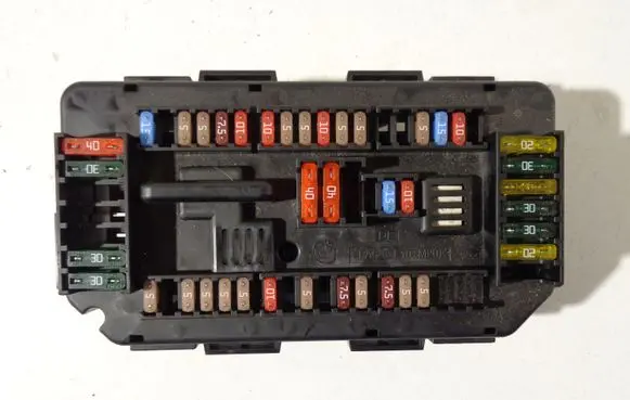 BMW 1 F20 F21 Fuse module 9337879 6114933787901