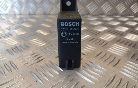 Glow plug pre-heat relay