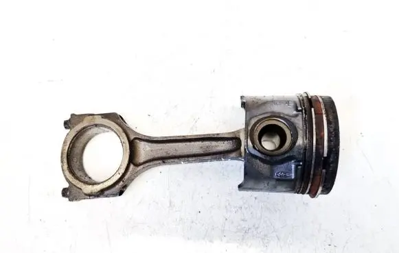 Ford Mondeo Mk III Piston with connecting rod