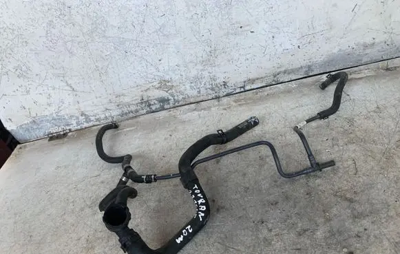 Volkswagen Touran III Engine coolant pipe/hose 5q0122101