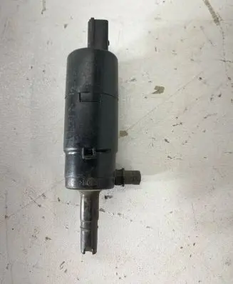 BMW i8 Headlight washer pump 20190624