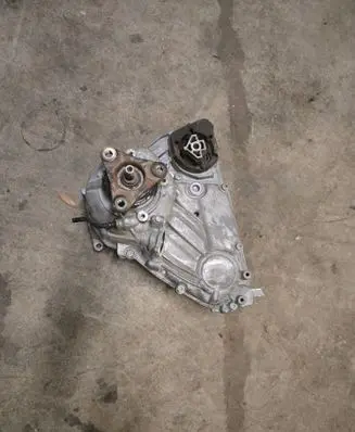 BMW X3 F25 Gearbox transfer box case 8643151