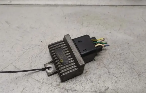 Volvo S40, V40 Glow plug pre-heat relay 7700115078