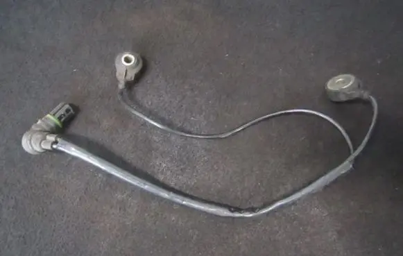 BMW 7 E65 E66 Detonation knock sensor 0261231136 1709317