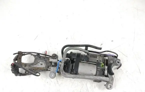 Porsche Macan (95B) Air suspension compressor/pump 95B616006C 15150000633 95B610006C
