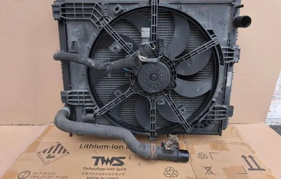 Nissan Juke I F15 Fan set 214811KK0A 214101KK1A