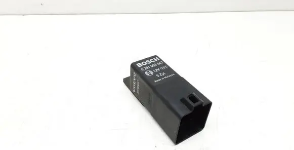 Volvo S60 Glow plug pre-heat relay 30785663 0281003047
