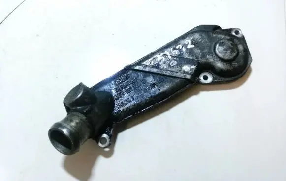 Volkswagen PASSAT B5 Engine coolant pipe/hose 059121121d