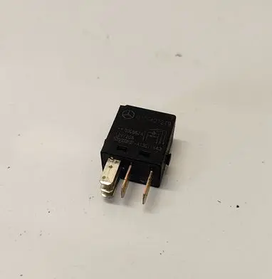 Mercedes-Benz E W211 Other relay 0025421219