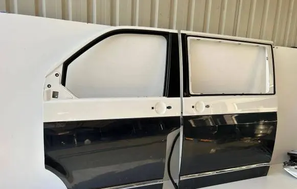 Volkswagen Multivan T6 Side sliding door 7E0843107
