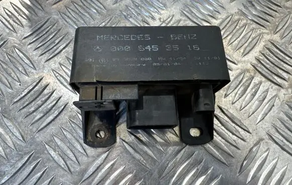 Mercedes-Benz Sprinter W906 Glow plug pre-heat relay 0005453516