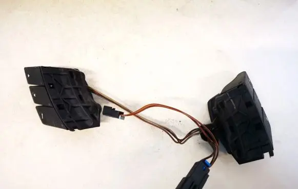 Opel Meriva A Steering wheel buttons/switches n09154