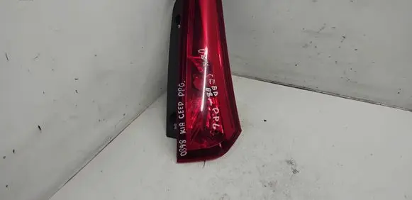 KIA Ceed Rear/tail lights 924041H3