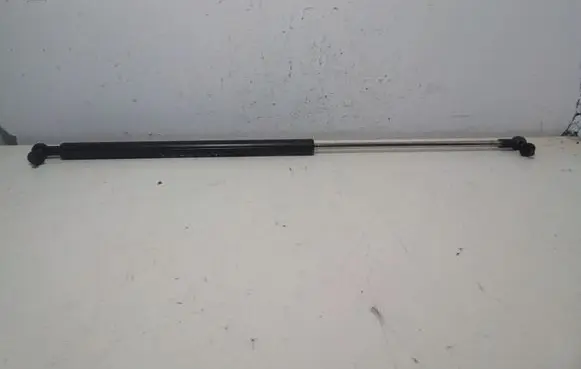 Subaru Impreza II Tailgate/trunk strut/damper