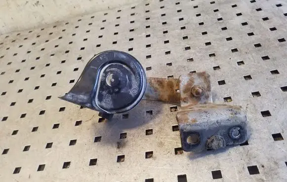 Volkswagen Transporter - Caravelle T4 Horn signal 703881157 E9011157