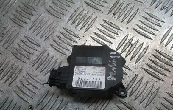 Citroen Berlingo A/C air flow flap actuator/motor 030998Z