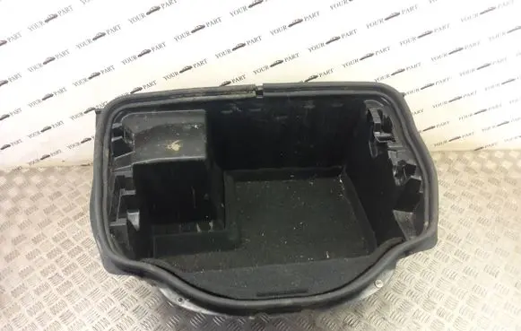 Smart Roadster Spare wheel section trim 0011919v004