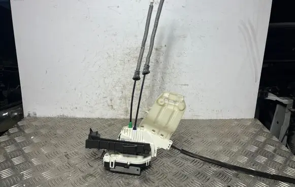 Fiat 500X Front door lock 218722796