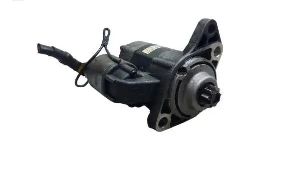 Volkswagen Golf IV Starter motor 020911023S