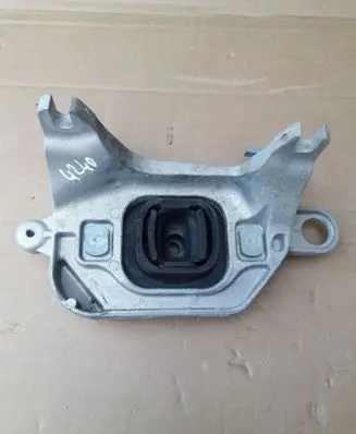 Renault Kadjar Gearbox mounting bracket 112221641R