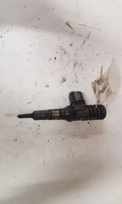 Audi A6 S6 C6 4F Fuel injector 03G130073G 0414720404